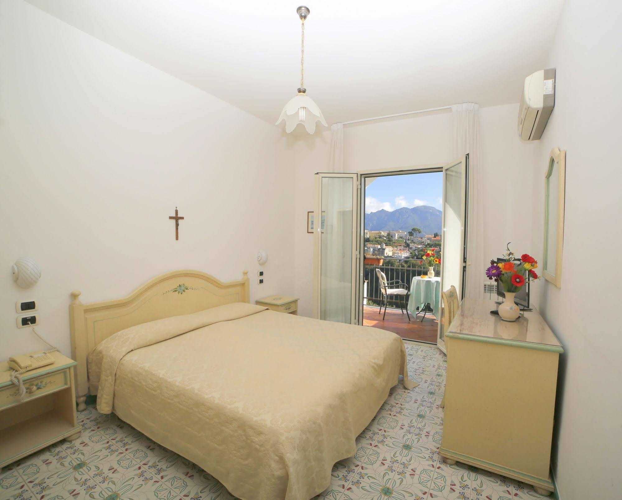 Hotel Villa Giuseppina Равелло Экстерьер фото